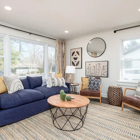 Downtown Brevard, Franklin Park & College - Updated 3Bd 2Ba Home, Pets Ok